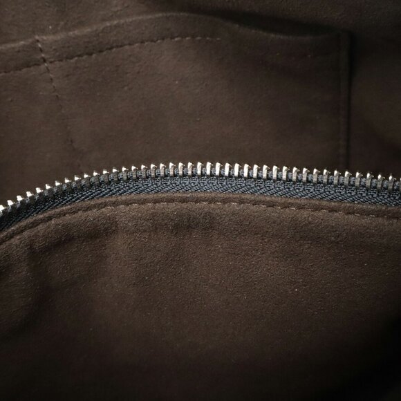 LOUIS VUITTON Black Shoulder Bag - Picture 9 of 10